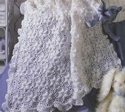 bembeyaz çiçekli bebek battaniye modeli