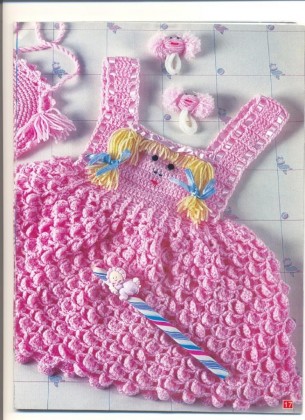 pembe kız figürlü örgü bebek bluzu modeli