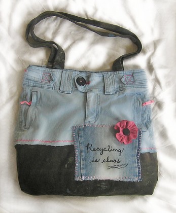 pembe çiçekli kot kol çantası modeli