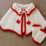 kırmızı beyaz renkli bebek pelerin modeli