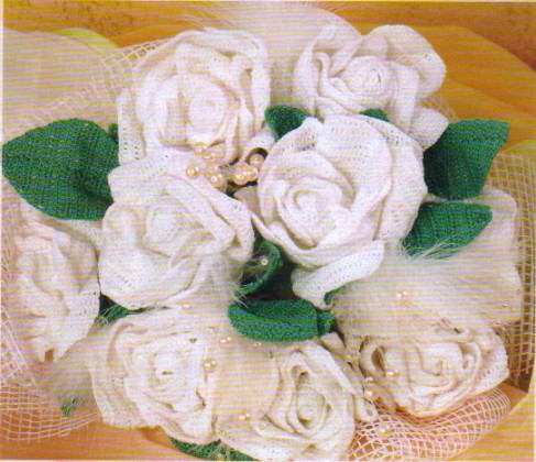 beyaz örgü gül çiçek modelleri