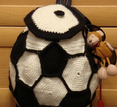 futbol topu desenli örgü çocuk sırt çantası modeli