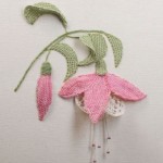 pembe küpe çiçeği desenli stumpwork modeli