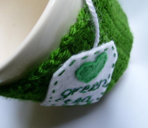 yeşil çay için örgü bardak kılıfı modeli