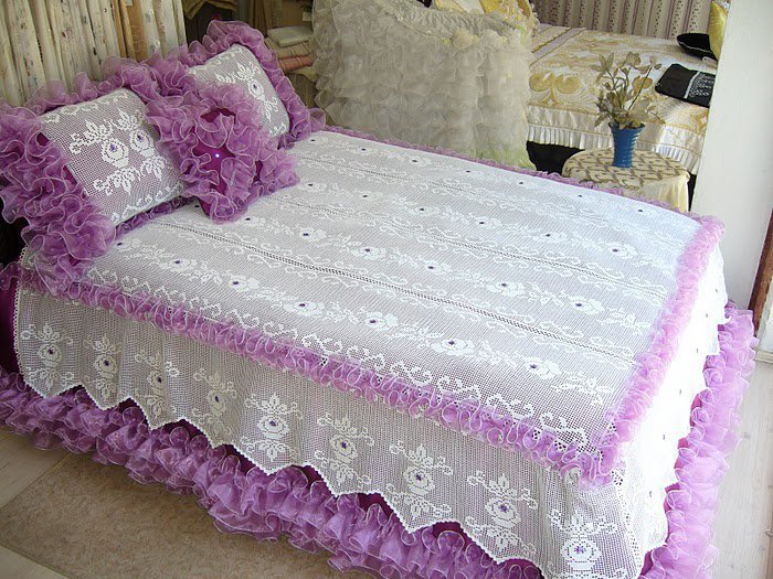 kenarı pembe fırfırlı güllü dantel yatak örtüsü modeli örgü , dantel